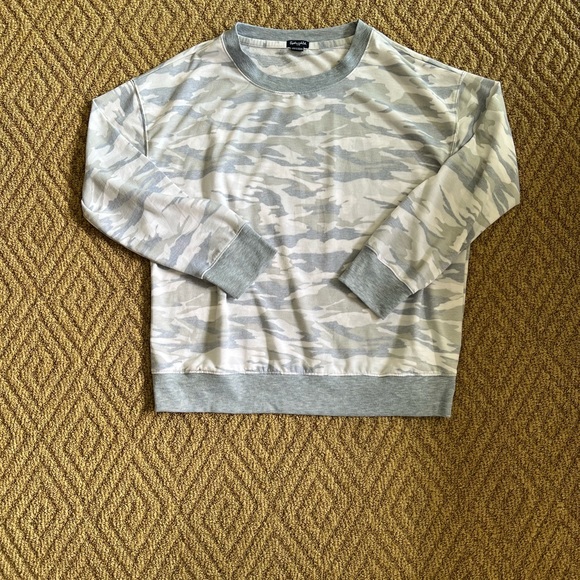 HP! ๐๐ Splendid Blue Camo Print Sweatshirt - Picture 3 of 5